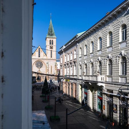 Modern And Design Apartments Near Cathedral Сараєво Екстер'єр фото